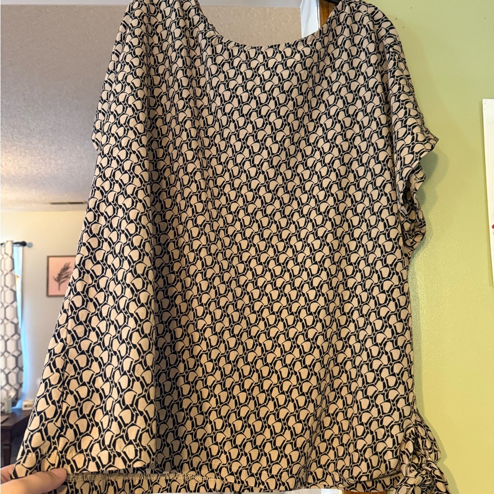 SHEIN Black and Cream Patterned Blouse